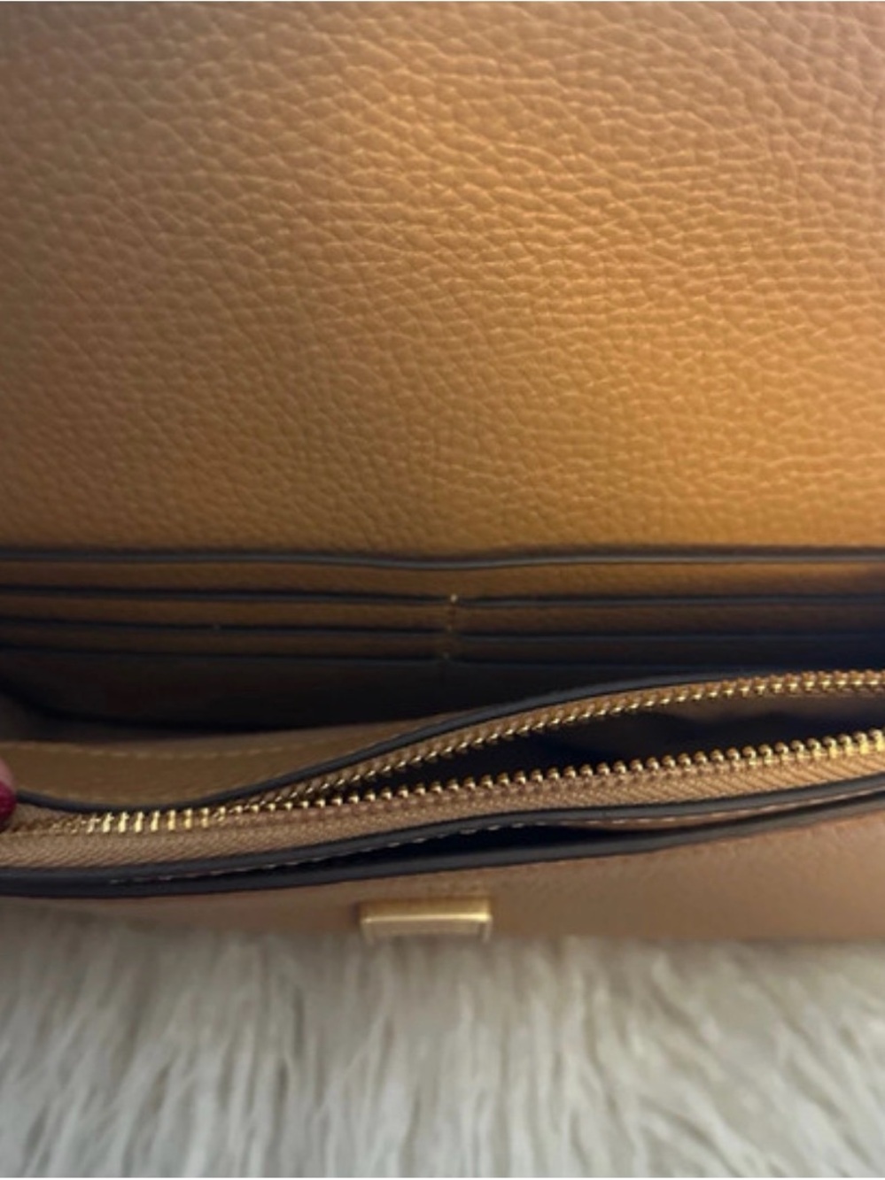 Tory Burch Britten Chain Wallet - Picture 2 of 12